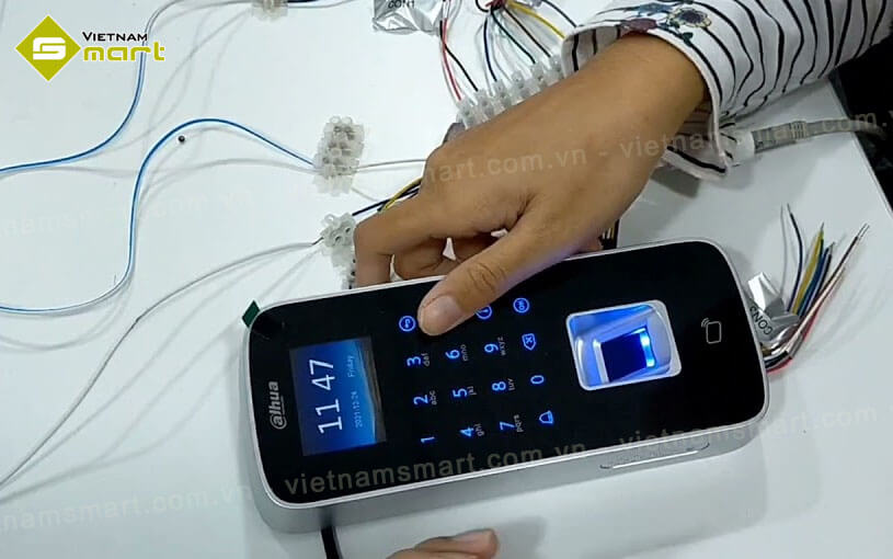 Máy chấm công kiểm soát cửa Dahua DHI-ASI1212D-D