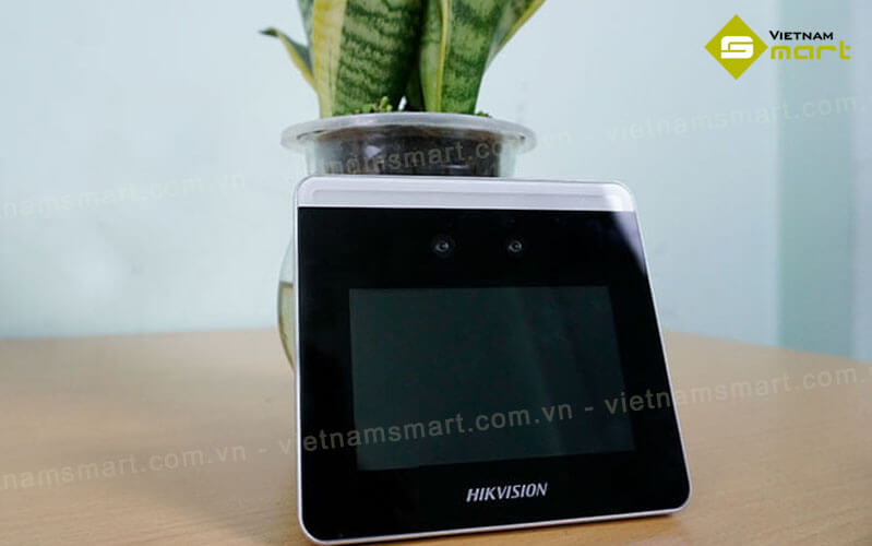 Máy chấm công khuôn mặt Hikvision DS-K1T331W