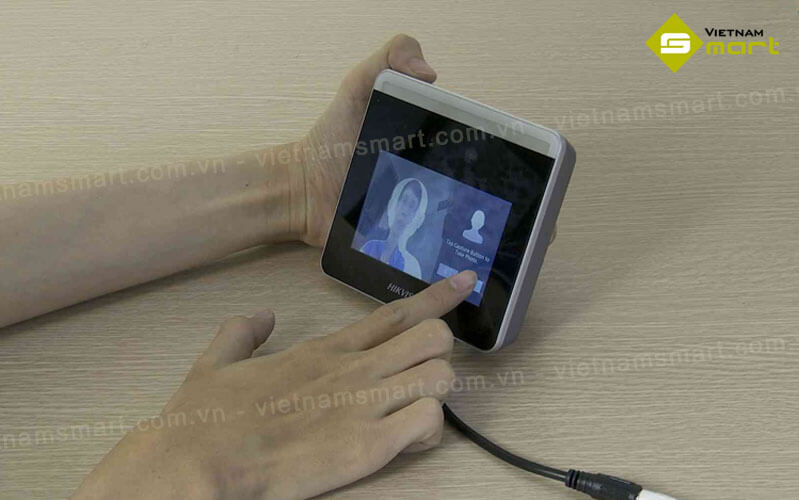 Máy chấm công khuôn mặt Hikvision DS-K1T331W