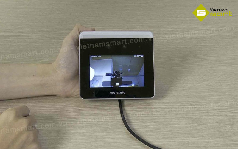Máy chấm công khuôn mặt Hikvision DS-K1T331W