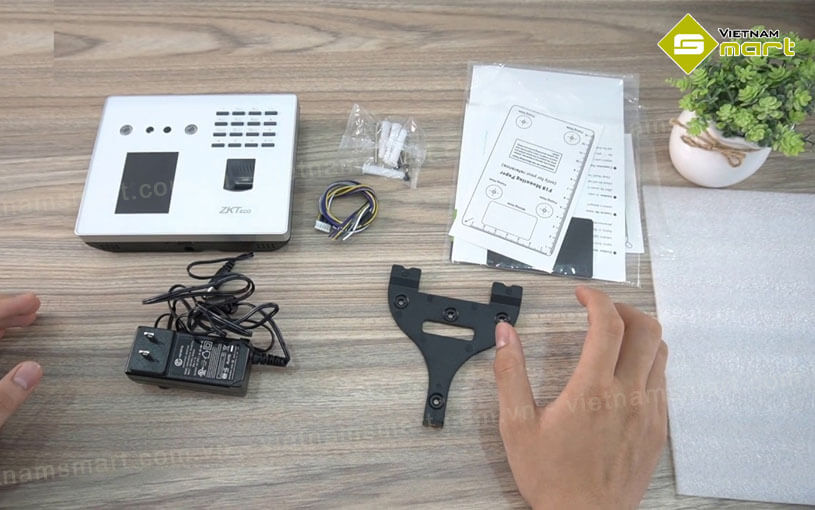 Trọn bộ máy chấm công khuôn mặt ZKTeco MB40-VL hiện đại