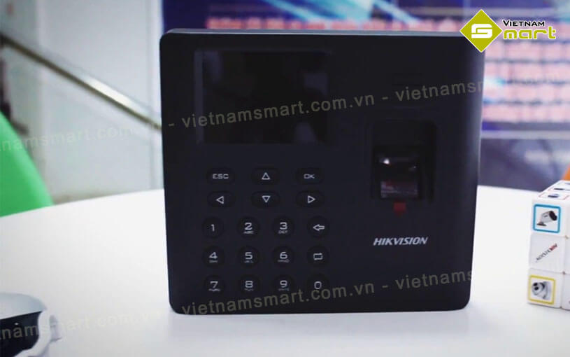 Máy chấm công vân tay Hikvision DS-K1A802MF-B
