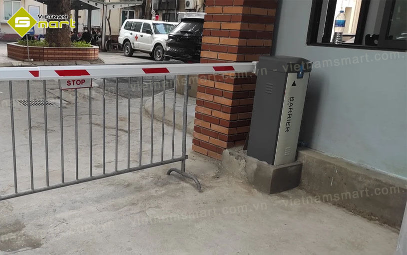 Barrier tự động Shinning FT-916 được lắp đặt để quản lý phương tiện tại cổng ra/vào