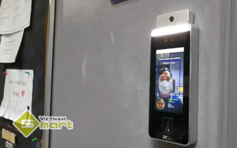Máy chấm công khuôn mặt kết hợp đo thân nhiệt SpeedFace-V5L lắp đặt tại đơn vị sử dụng