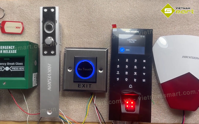 Máy chấm công vân tay Hikvision DS-K1T807EBFWX-E1 Máy chấm công vân tay kiểm soát cửa Hikvision DS-K1T807EBFWX-E1 hỗ trợ kiểm soát ra vào