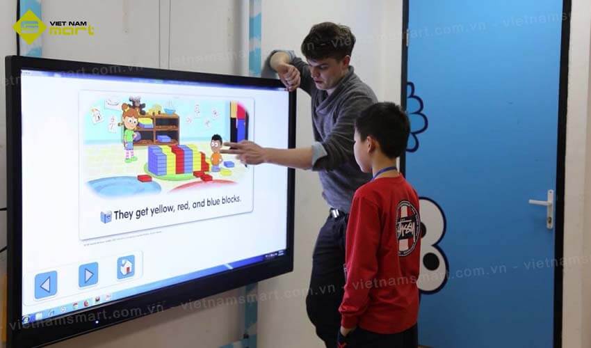 Màn hình tương tác dùng để dạy học