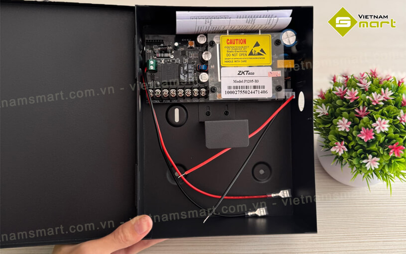 Bộ cấp nguồn lưu điện ZKTeco P1205-B3 Bộ lưu điện P1205-B3 - Giải pháp cung cấp nguồn ổn định cho hệ thống kiểm soát ra vào