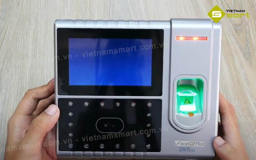 Ứng dụng thực tế máy chấm công khuôn mặt uFace602 Plus