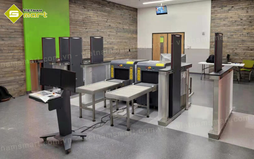 Cổng dò kim loại ZKTeco Cronus phù hợp để kiểm soát an ninh lối ra vào