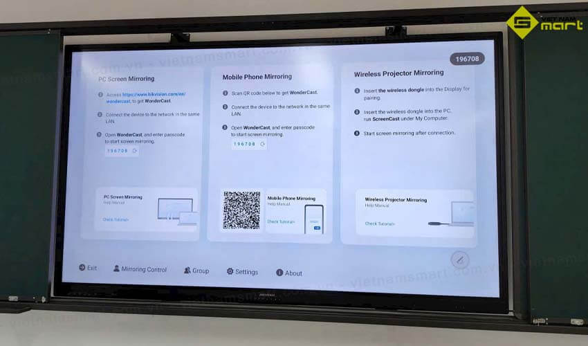 Màn hình tương tác cho phép chia sẻ màn hình từ máy tính xách tay, điện thoại thông minh hoặc máy tính bảng mà không cần dây cáp