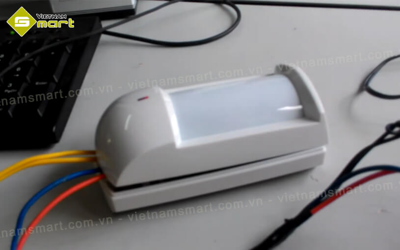 Đầu dò hồng ngoại có dây Karassn KS-218T Đầu dò hồng ngoại có dây Karassn KS-218T chính hãng được phân phối bởi VietnamSmart