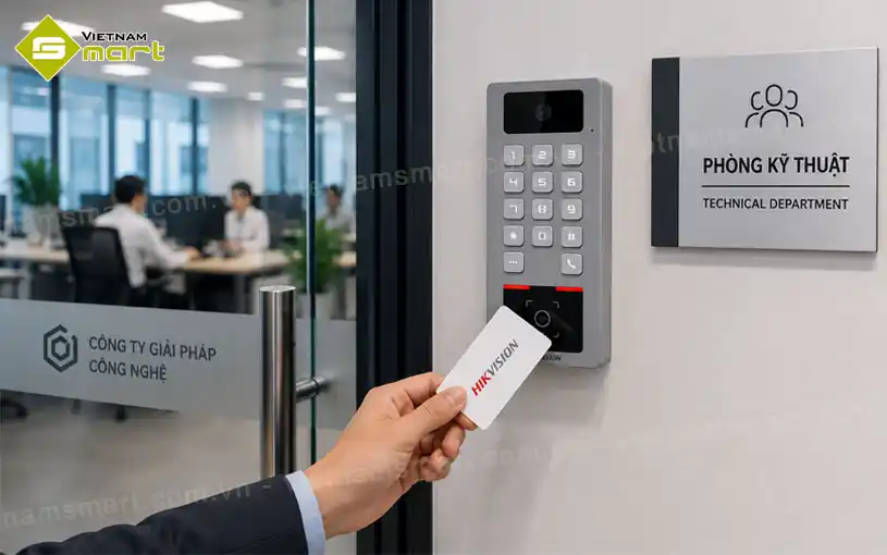 Máy chấm công kiểm soát ra vào Hikvision DS-K1T502DBWX-CQRE1 tích hợp QR và intercom Máy chấm công kiểm soát ra vào Hikvision DS-K1T502DBWX-CQRE1 tích hợp QR và intercom ứng dụng kiểm soát nhân sự cho doanh nghiệp